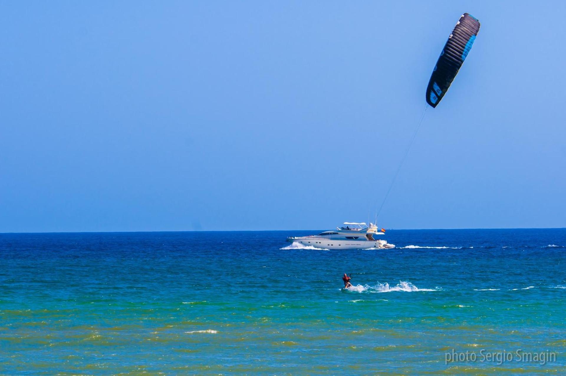 Apartamentos Los Cisnes - 2º Linea De Playa - Perfecta Ubicacion Benalmadena Luaran gambar