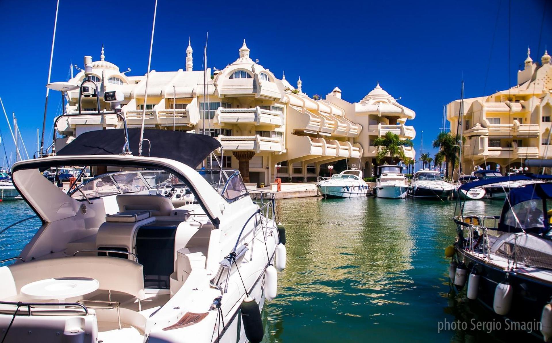 Apartamentos Los Cisnes - 2º Linea De Playa - Perfecta Ubicacion Benalmadena Luaran gambar