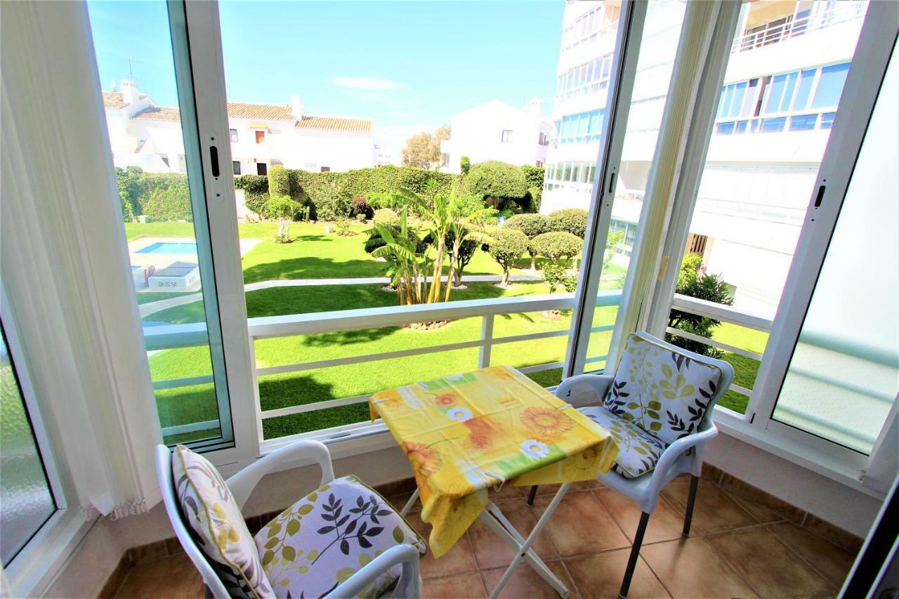 Apartamentos Los Cisnes - 2º Linea De Playa - Perfecta Ubicacion Benalmadena Luaran gambar