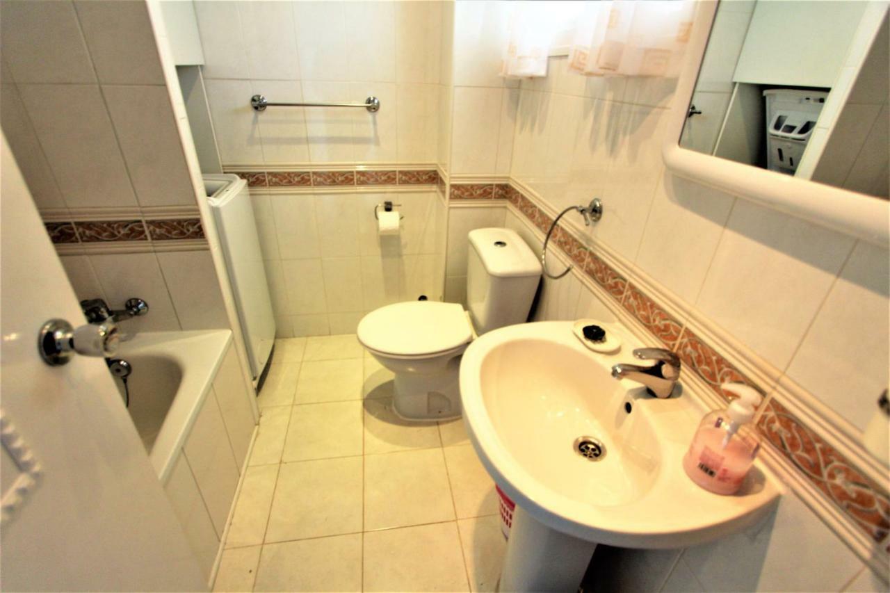 Apartamentos Los Cisnes - 2º Linea De Playa - Perfecta Ubicacion Benalmadena Luaran gambar